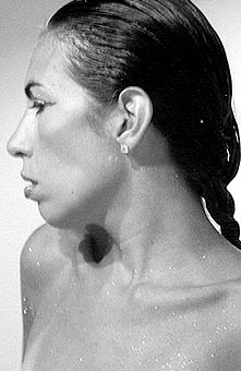 leticia fusilier photographed by ignacio fusilier on deaddrunkdublin.com