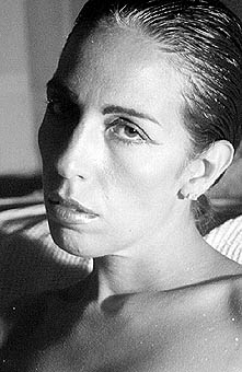 leticia fusilier photographed by ignacio fusilier on deaddrunkdublin.com